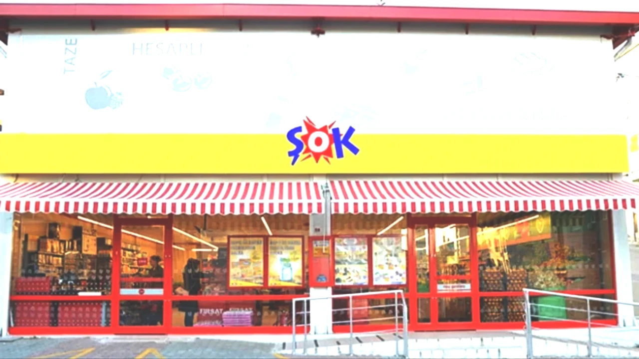 ŞOK Market'te Bugün Nefes Kesen İndirimler! Tefal Dik Süpürge, Gümüş Çay Makinesi ve Daha Fazlası Satışta!